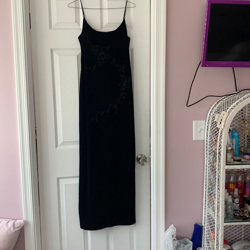 Black Dress with flower beads Betsy & Adam by Jaslene